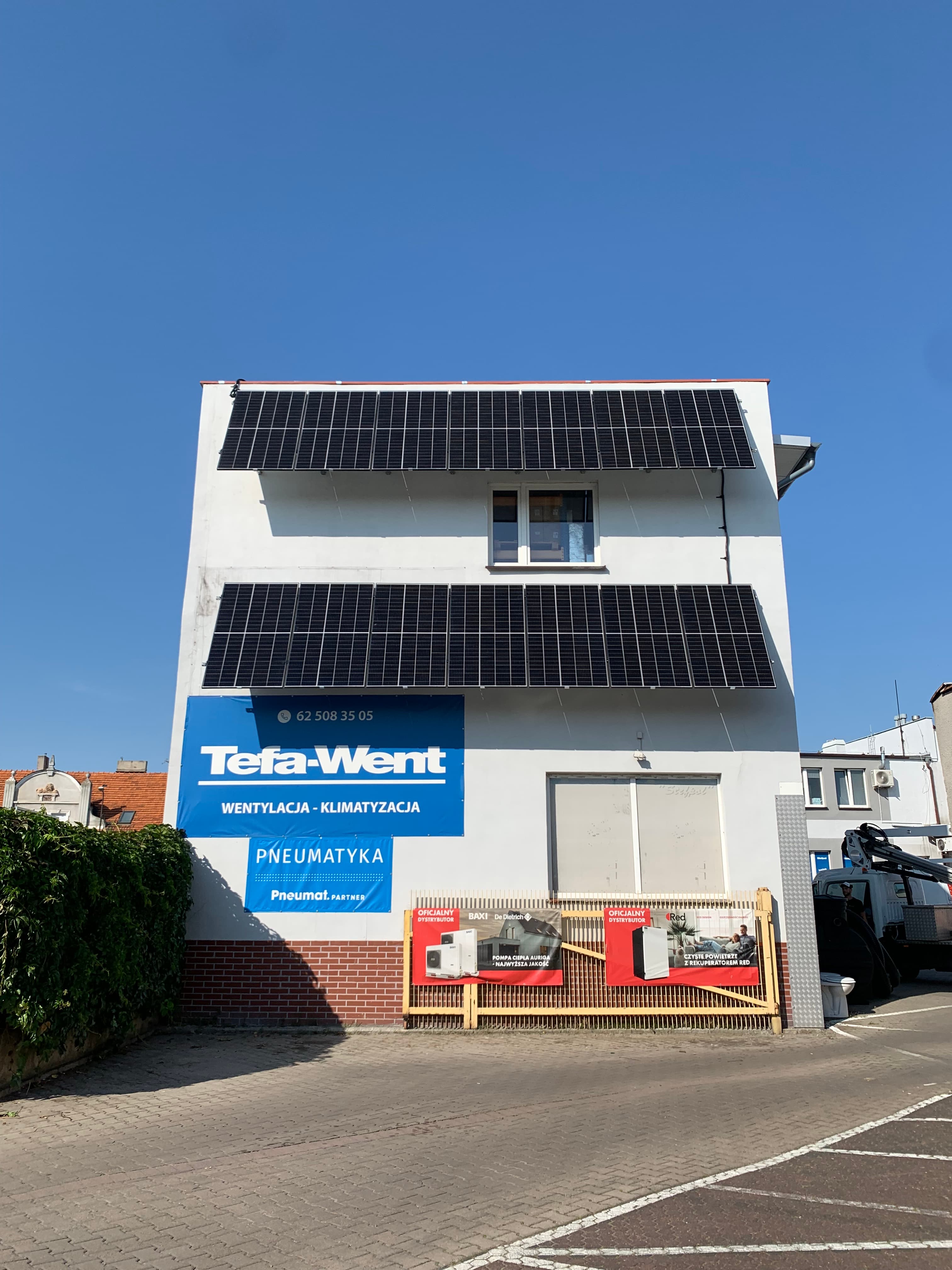 Fotowoltaika 25 kWp — dach + ściana budynku — zdjęcie 2
